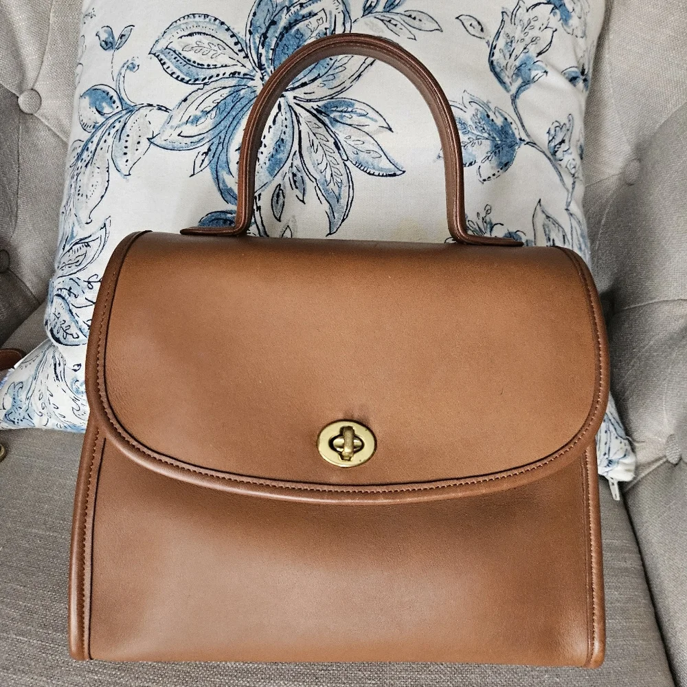 Vintage Coach Manor Leather Handbag British Tan - Picture 4 of 17